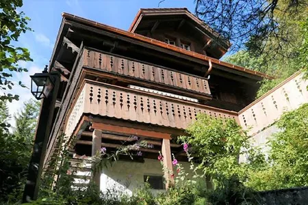 A Traditional Alpine 240 sqm Chalet in Central Gstaad