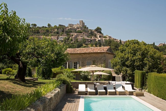 Gorgeous Provencal Mas Near Lacoste