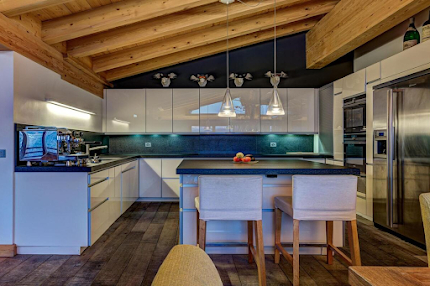 A CATERED LUXURY IN VERBIER! OVERLOOKING THE RHONE VALLEY NEXT TO PISTE STATION