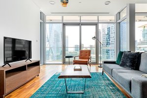 Modern 2 BR  Apartment In Burj Daman