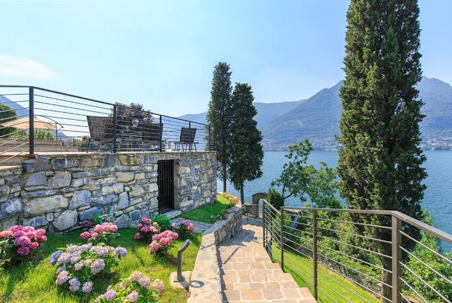 ULTRA MODERN LUXURY RETREAT ON THE FIRST LINE OF LAKE COMO!