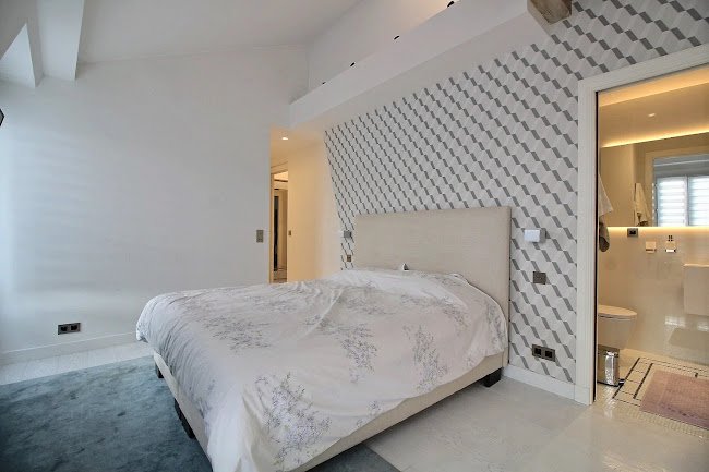A SIGNAURE LUXURY ON CHAMPS DE MARS ALMA MARCEAU