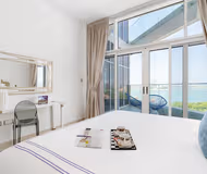 Comfortable One Bedroom On Crescent Road