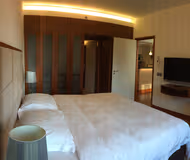 Tuanjiehu Station Serviced Apartments