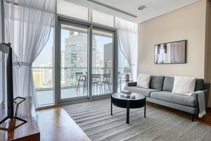 Spacious One Bedroom Apartment In Burj Daman