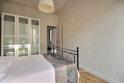 THE SHIMMERING OPERA JEWEL OF PARIS