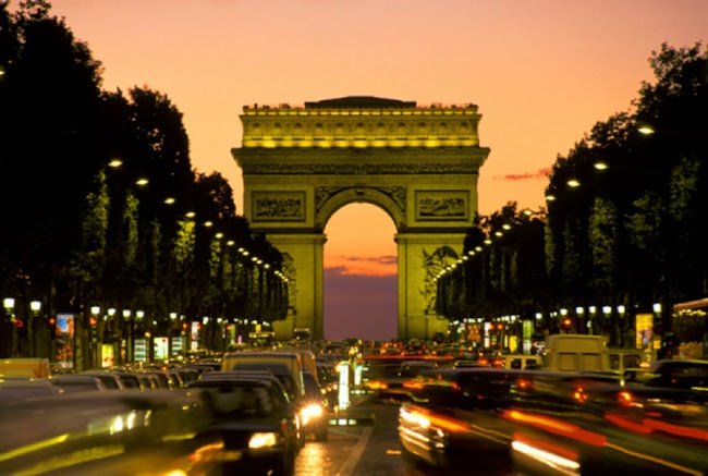 A  200M2 JEWEL IN CHAMPS ELYSEES