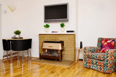 Living area at 4 Bedrooms Near LHR Airport - Staines