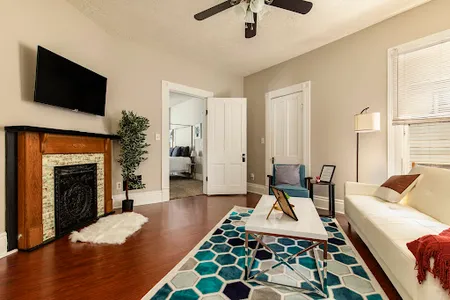 Stylist House on Frankfort Ave