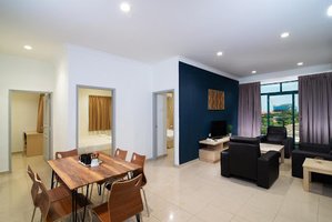 Jalan Pantai Molek Apartments