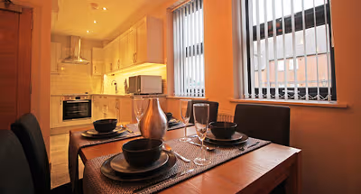 Stylish Central Chester Apartment - Free Parking