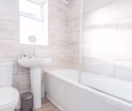 Bathroom - 2 bed apartment