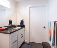 Bathroom at Pasadena Studios