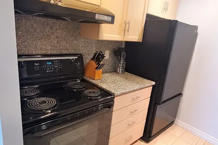 Simcoe Street Serviced Apartment