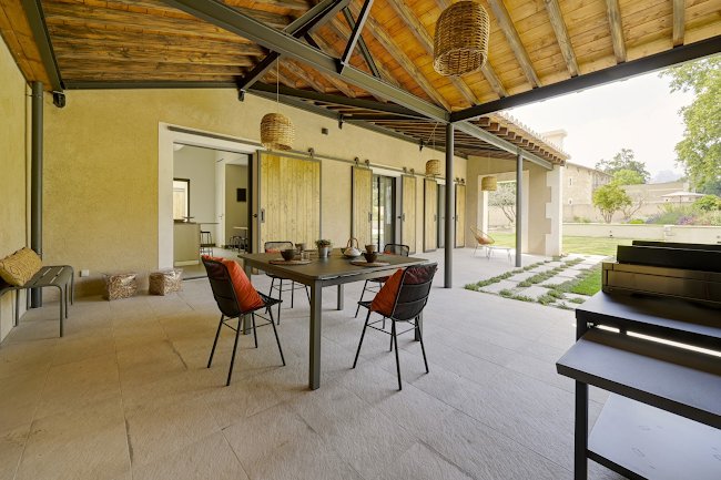 A Cozy Villa Retreat Near St Remy de Provence