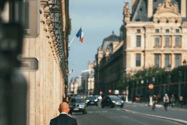 A  200M2 JEWEL IN CHAMPS ELYSEES