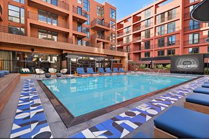 Hollywood Apartment