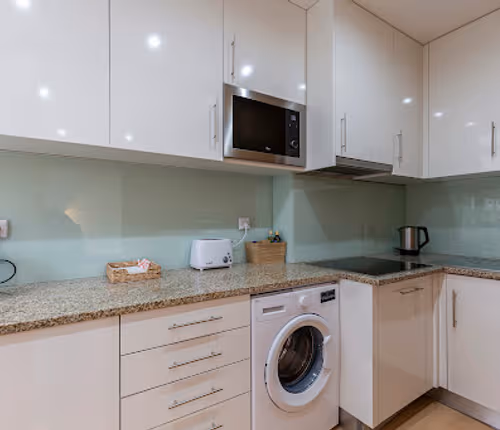 Fully equipped kitchen at Corporate Housing Marquês I