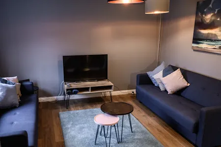 South West Glasgow Apartment