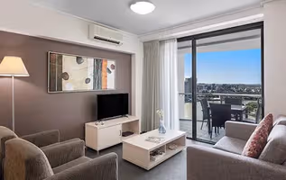 Oaks Brisbane on Felix Suites