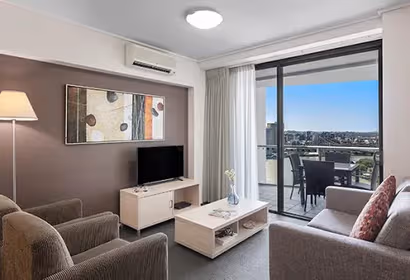 Oaks Brisbane on Felix Suites