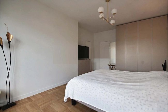 100M2 TOP FLOOR TRIANGLE D'OR AVENUE MONTAIGNE