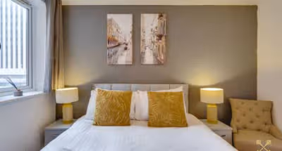 Luxury bedroom at Cutlass Court Apartment Birmingham