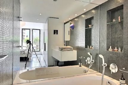 TRUE LUXURY IN MARAIS EXTRAVAGANZA