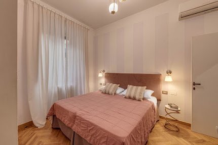 EXCEPTIONAL MIX OF COMFORT AND TRADITIONAL STYLE