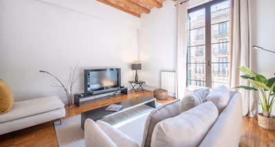 Bright Central Serviced Apartment