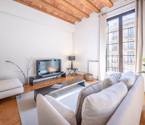 Bright Central Serviced Apartment