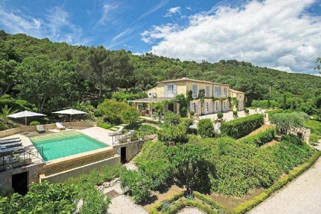 A Gorgeous Villa Home in Gassin