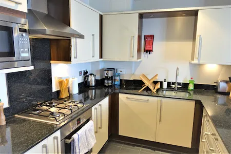 Surbiton Two Beds with Balcony