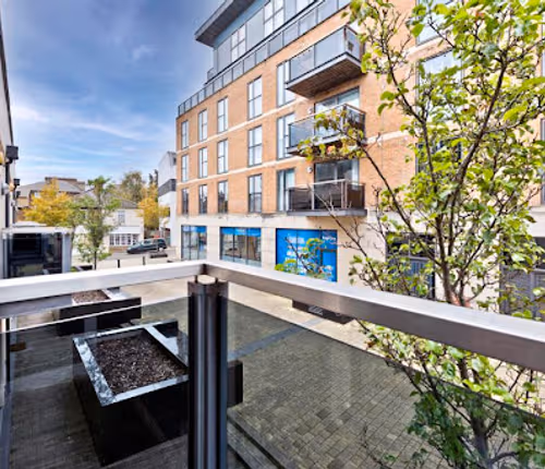 Surbiton Three Beds with Balcony