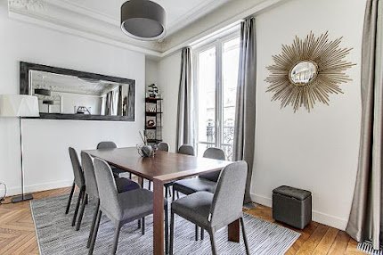 AVENUE MONTAIGNE CHIC AND FRENCH CLASS