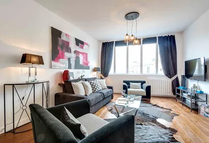 DISCOVER THE INCOMPARABLE CHARM MONTMARTRE