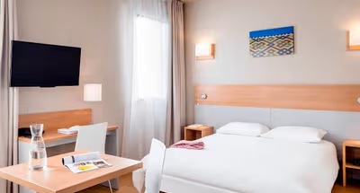 Bedroom at Dijon République