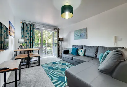 Week2Week 2bed/2bath Gosforth apartment w balcony