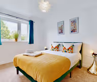 Stylish Riverside Apartment with Parking