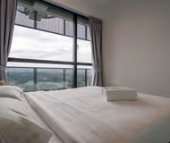 King sized bedroom at Robin Rd. Serviced Apartments, Stevens