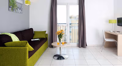 Living area at Nice Magnan