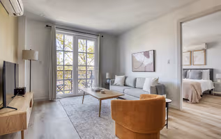 Gold Street Apartment