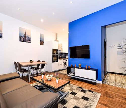 Bright living area at MOTTE PICQUET ONE BEDROOM APT. - INVALIDES