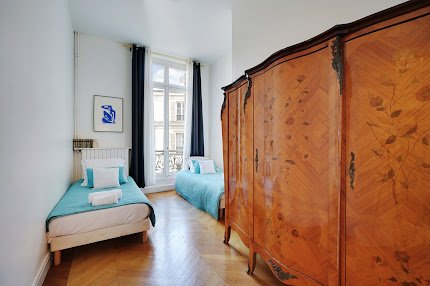 200M2 LUXURY IN AVENUE FRANKLIN D ROOSEVELT