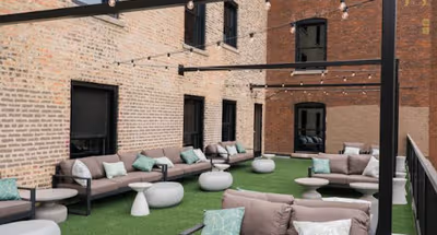 W Monroe St Serviced Apartment