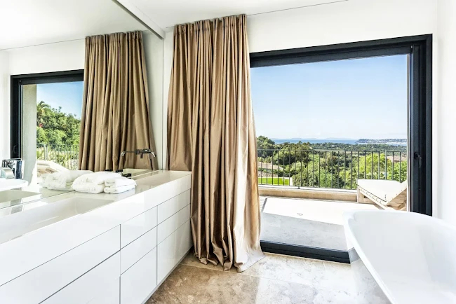 Luxury Villa With Stunning Ocean Views Over Cote D'Azur