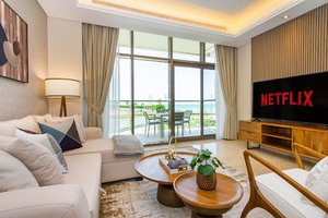 Two Bedroom Apartment with Pool & Beach Access,
