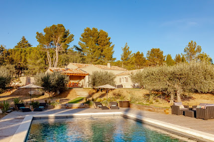 A Luxury Home In the Heart of the Alpilles