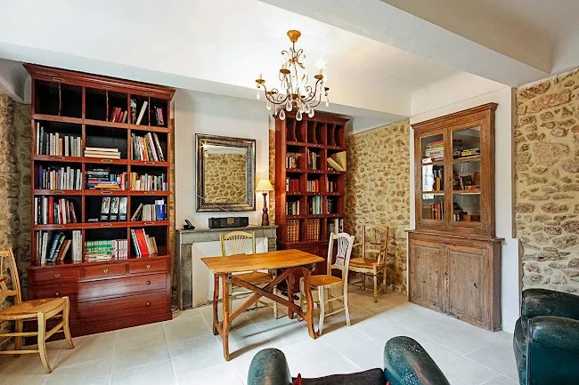 Quintessential Provencal Villa in the Hamlet of Maubec