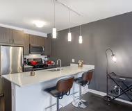 Fully equipped kitchen at West Randolph St. #1807 Serviced Apartment, The Loop